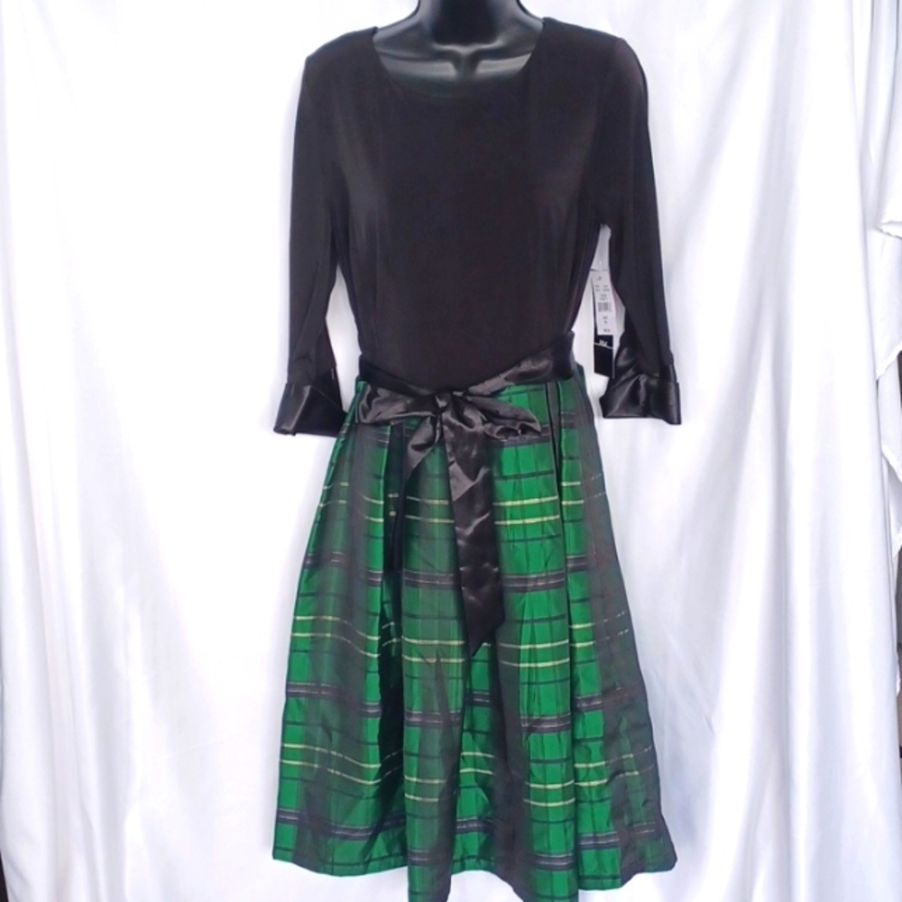 R & K Originals Dress Black Green Silver Plaid Belted, stretch top, satin trim